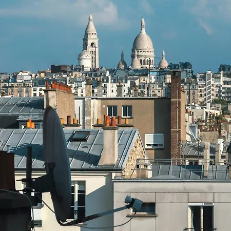 3 Business Rooftop View To Montmartre *